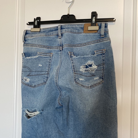 American Eagle Stretch Mom Jeans - Picture 3 of 5
